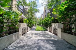 Holland Link (D10), Terrace #503034961